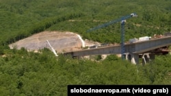 Градежни активности на трасата од автопатот Кичево-Охрид.