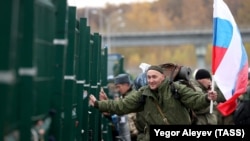 У ISW припускають: Путіна турбується, що російські блокпости на міжнародній митниці значно сповільнюють постачання боєприпасів на передову (фото ілюстративне)