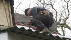 Kherson Residents Brace For Winter As Crews Repair Shelling Damage