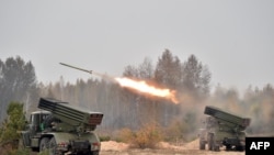 Ракетен систем за повеќекратно лансирање или MLRS.