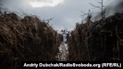 На обстріли бойовиків українські військові «відкрили вогонь у відповідь», а про факти порушення режиму припинення вогню через Українську сторону СЦКК повідомили представникам ОБСЄ