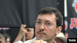 Александр Белов өзүнүн колдоочуларына эми "адамдарды муштумуңар менен коркутпагыла" дегенсиди