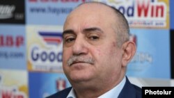 Armenia -- Samvel Babayan, a retired army general, at a news conference in Yerevan, April 19, 2019.