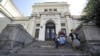 Bosnia-Herzegovina's National Museum in Sarajevo has closed its doors due to lack of funds. Critics blame the country's ethnically fractured politics.