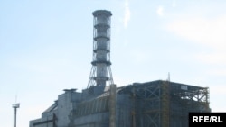 Укріплена західна стіна об'єкту «Укриття» четвертого реактора ЧАЕС