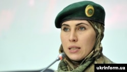 Окуєва загинула 30 жовтня 2017 року внаслідок обстрілу їхнього з чоловіком автомобіля