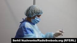 Масові центри вакцинації населення почали працювати минулих вихідних