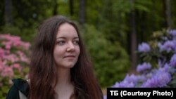 Кацярына Віньнікава, асуджаная на 15 сутак адміністрацыйнага арышту за словы падзякі Максіму Знаку, свайму выкладчыку, цяпер палітвязьню, сказаныя на выпускным вечары