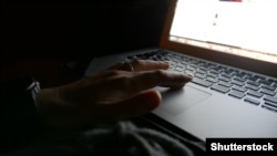 У списку часто опиняються блогери, журналісти, активісти, студенти, членів релігійної організації «Свідки Єгови» та інші