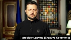 На тлі публічних суперечок український президент запросив Фіцо до Києва у цю пʼятницю, 17 січня. Після цього премʼєр Словаччини сказав, що може зустрітися з Зеленським у найближчі кілька днів, але не уточнив, де може відбутися ця зустріч.