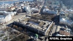 Гостиний двір зведений на початку 19-го століття на Подолі у Києві, активісти кажуть – будівля руйнується