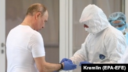 За повідомленнями, Путін ревакцинувався препаратом «Спутнік Лайт»