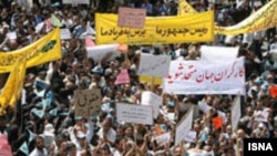 Iran -- Iranian workers demonstrate against the government, Tehran, 01May2007