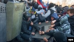 Донецьк, сутички з міліцією
