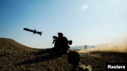Американський солдат запускає протитанкову ракету «Джавелін» під час навчань. Афганістан. 1 січня 2015 року