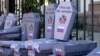 Символічні картонні труни біля посольства Росії з написами «Груз 200. ЧВК «Вагнера» під час акції проти російської агресії на Донбасі, Київ, 2 червня 2018 року 