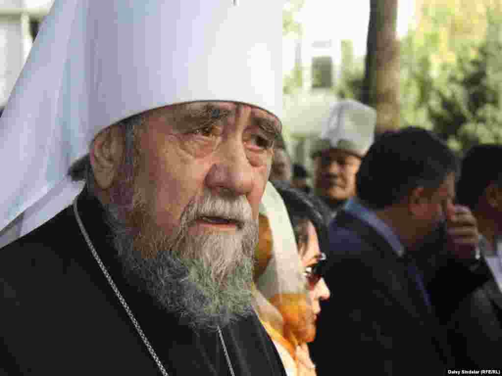 The head of the Moscow Patriarchate of the Russian Orthodox Church, Metropolitan Vladimir, came to Osh for the commemorations.Photo by RFE/RL's Daisy Sindelar