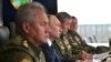 Путін дивиться на Україну з тісного кола «яструбів», якими він себе оточив 