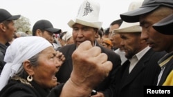 Жалал-Абаддагы митингден, 2010-жылдын 14-апрели.