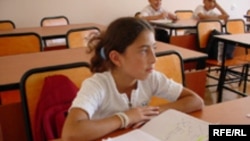Bir ildən sonra ibtidai siniflər yeni proqrama keçir, amma müəllimlərin 90 faizi buna hazır deyil