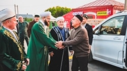 Корбан бәйрәме иртәсендә мөфти Камил Сәмигуллин Татарстан президенты Рөстәм Миңнехановны каршы ала, Кукмара районының Мәчкәрә авылы