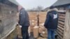 Загалом, повідомляє СБУ, в ході слідчих дій в Рівненській та Волинській областях вилучили 75 тисяч пачок цигарок з Білорусі, бурштин-сирець вагою в майже 5 кілограмів, а також блокували протиправне переправлення через митну територію 225 пачок цигарок