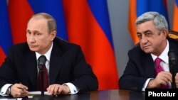Президенты России и Армении во время пресс-конференции в Ереване, 2 декабря 2013 г.